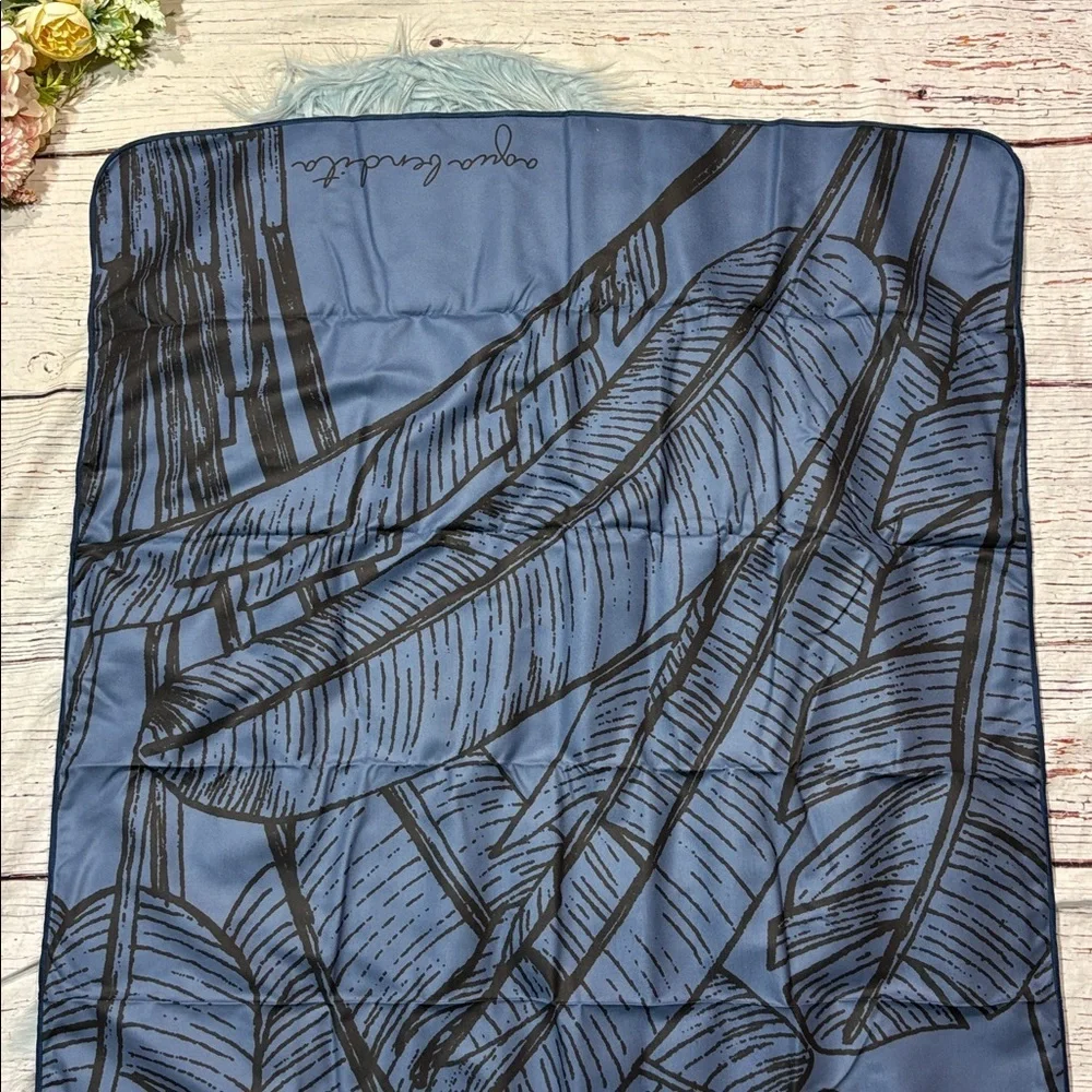 NWT Agua Bendita Adam Navy Leaf Tropical Beach Towel